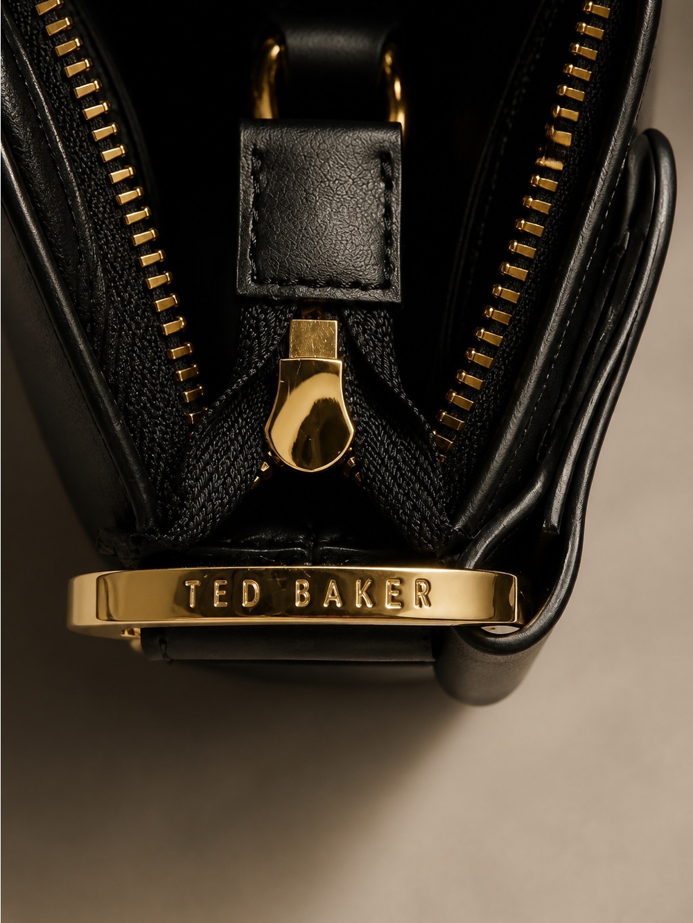 Flawless Ted Baker Black Bucket Shoulder Bag with Tassel and dust bag - Picture 4 of 8